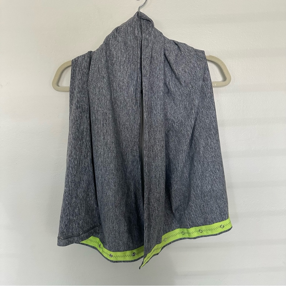 Ivivva Gray Scarf‎ Girls - Picture 4 of 10